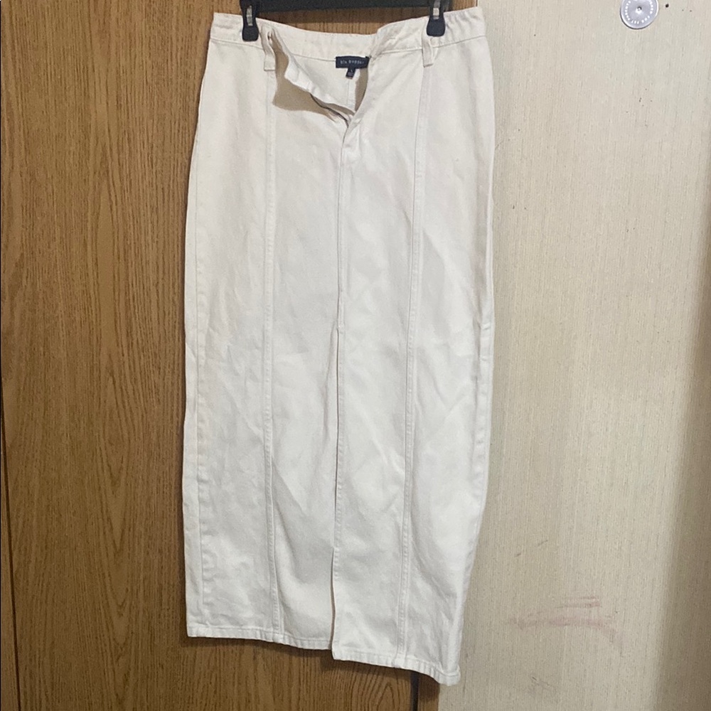 Blu Pepper Cream Maxi Skirt